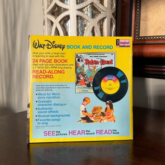 1982 Vintage Disneyland Walt Disney’s Story of 101 Dalmatians Book & Record - Picture 5 of 5